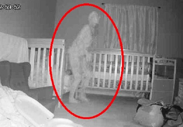 Камера сняла монстра с рогами возле детской кроватки
