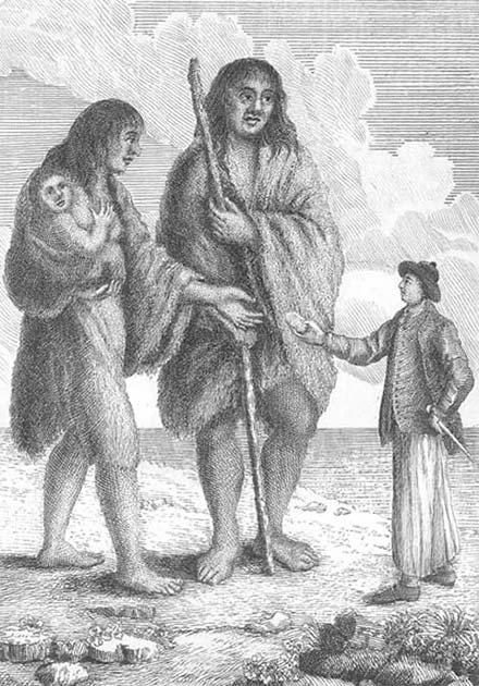 Английский моряк предлагает хлеб самке патагонского гиганта из первого итальянского издания книги Джона Байрона "Кругосветное путешествие на корабле Его Величества "Дельфин"". (Лондон, 1767 г.). (Принстон)